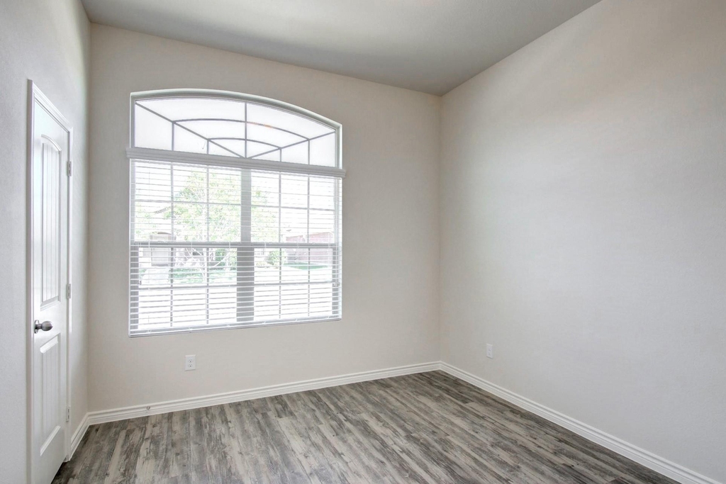 2035 Augusta Street - Photo 7