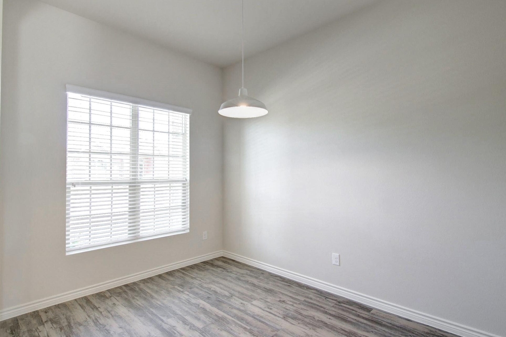 2035 Augusta Street - Photo 8