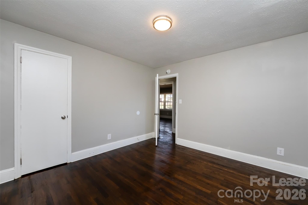 3427 Meredith Avenue - Photo 22