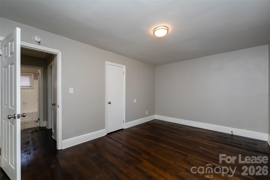 3427 Meredith Avenue - Photo 17