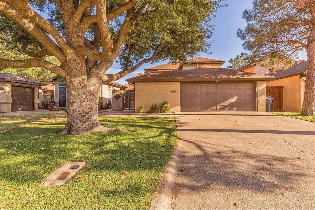 64 Tamarisk Circle - Photo 0