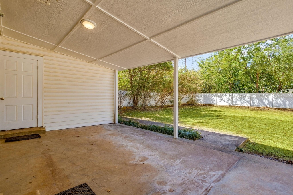 6404 Malvey Avenue - Photo 17
