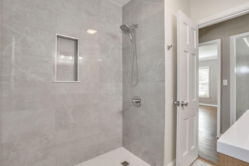6404 Malvey Avenue - Photo 13