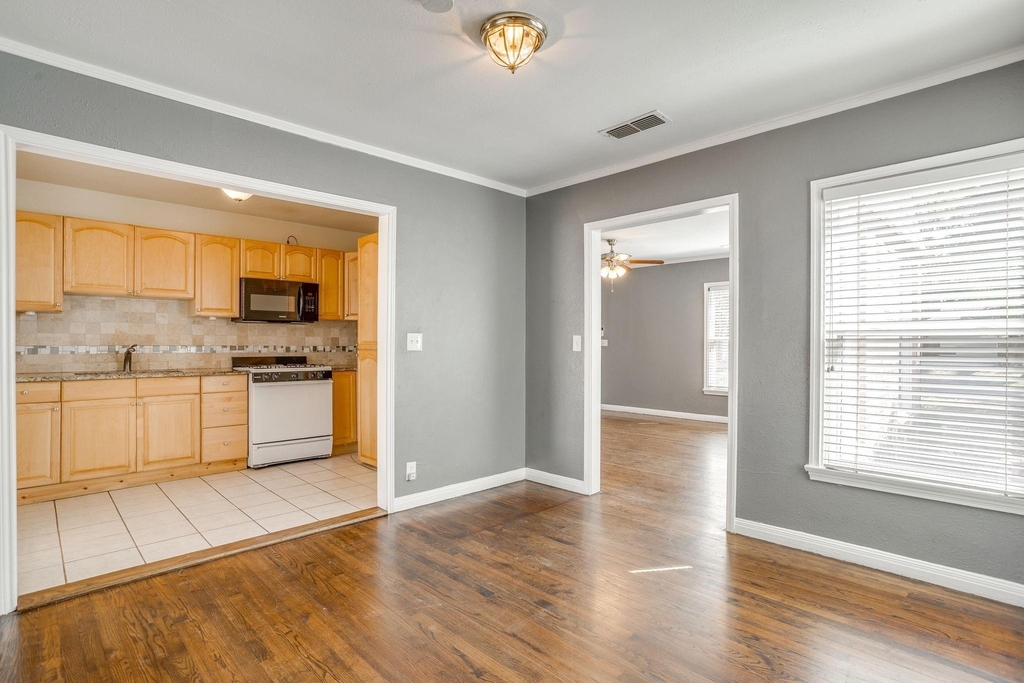 6404 Malvey Avenue - Photo 6