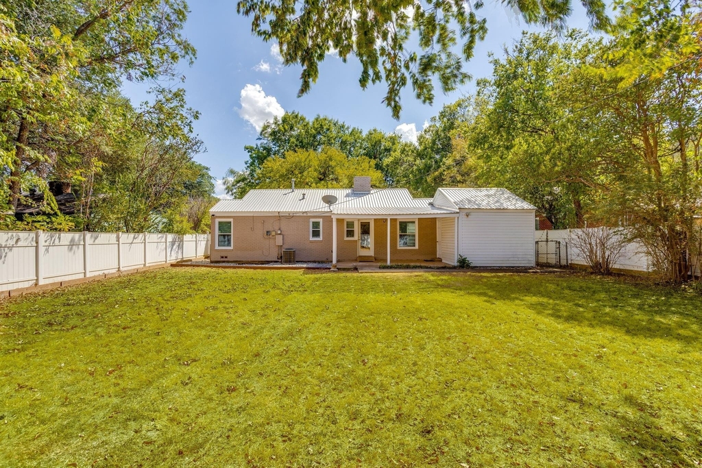 6404 Malvey Avenue - Photo 19