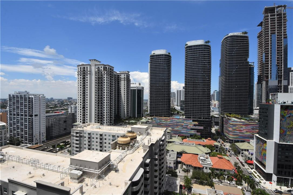 1100 S Miami Avenue - Photo 2
