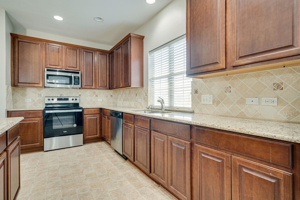 4016 Rome Court - Photo 12