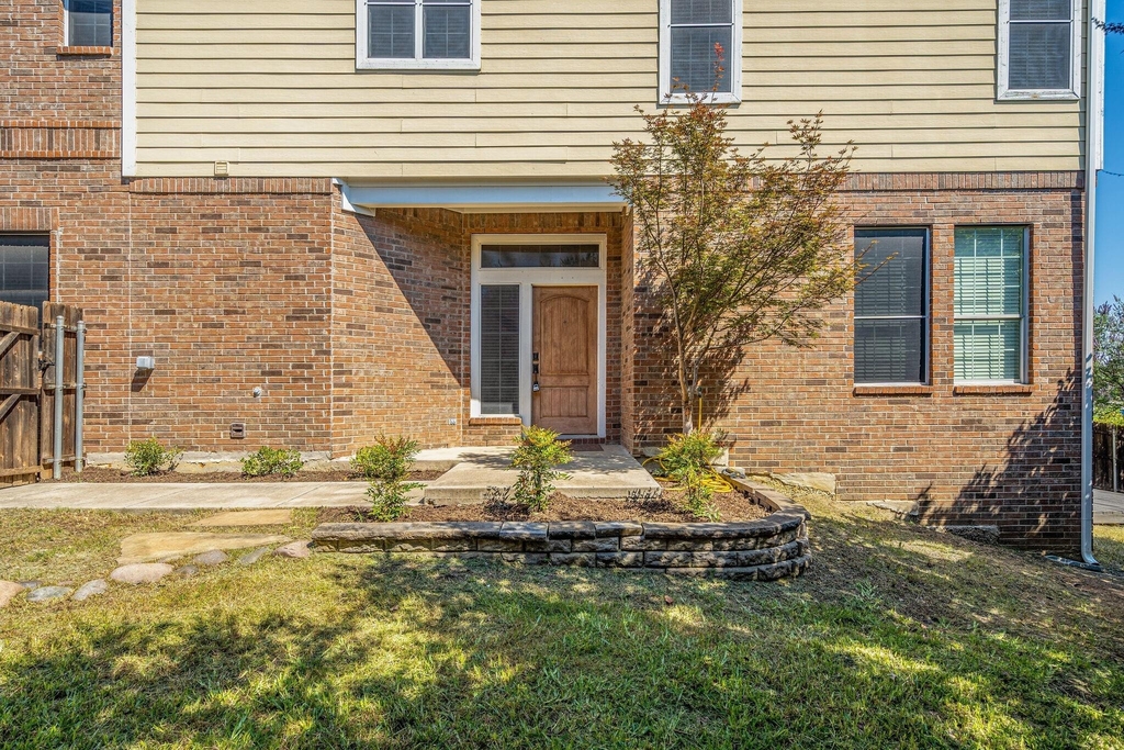 4016 Rome Court - Photo 2