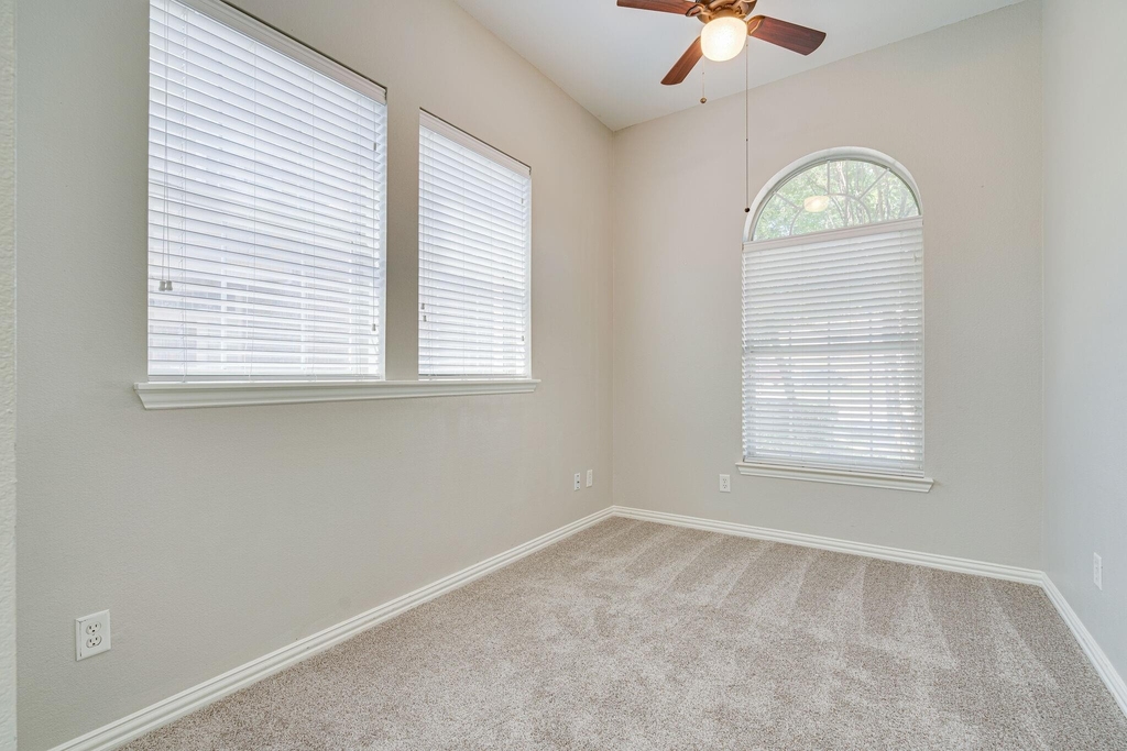 4016 Rome Court - Photo 17