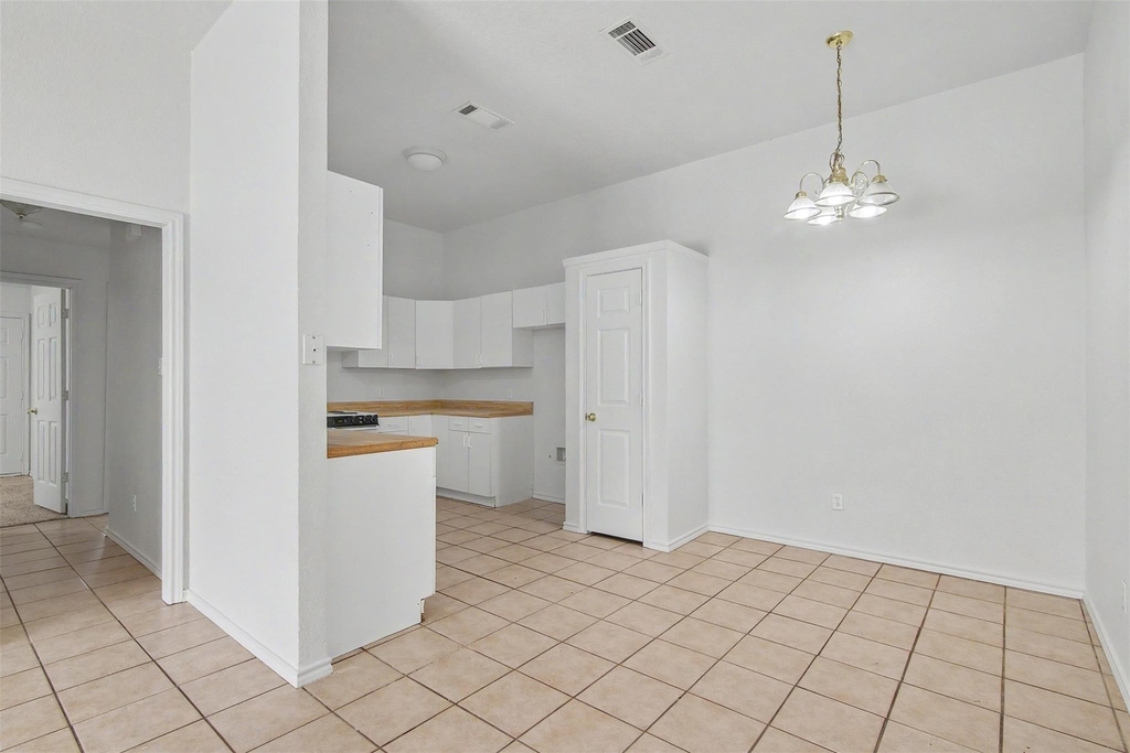210 Joshua Boulevard - Photo 6
