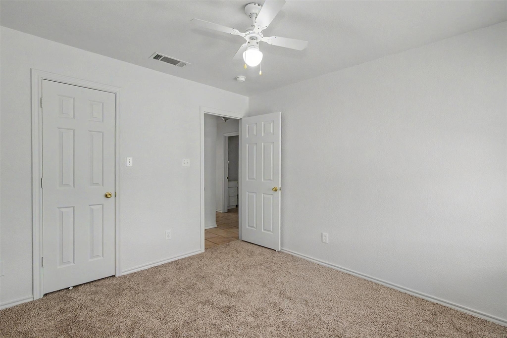210 Joshua Boulevard - Photo 16