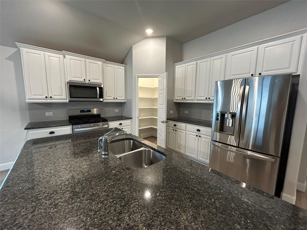 6340 Battle Mountain Trail - Photo 5