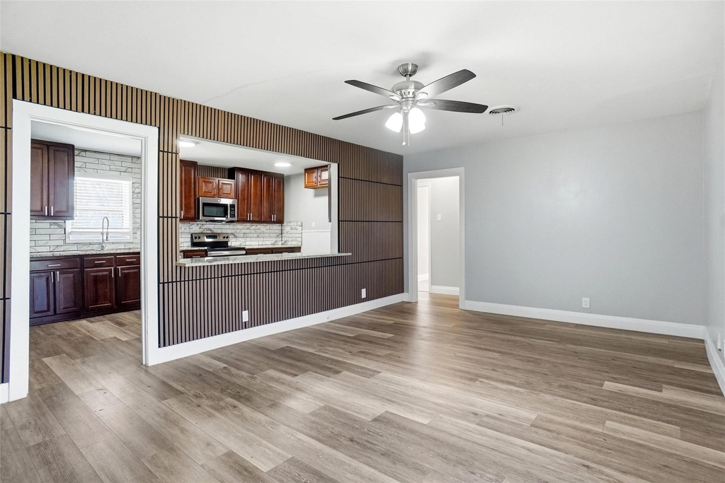 705 Vine Street - Photo 4