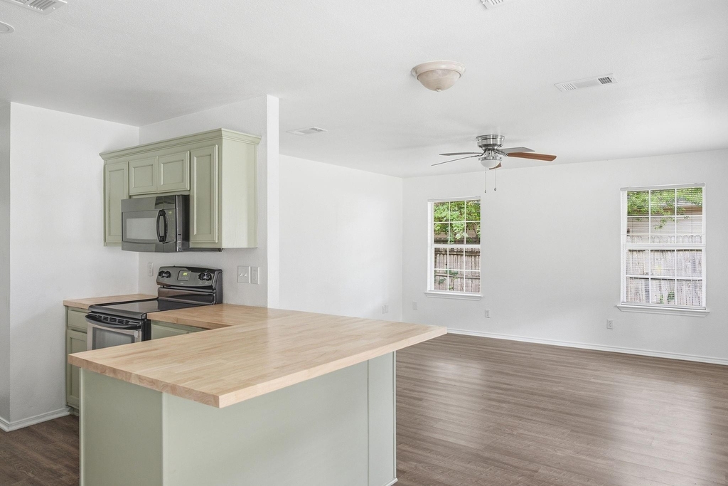 604 S Maxey Street - Photo 8