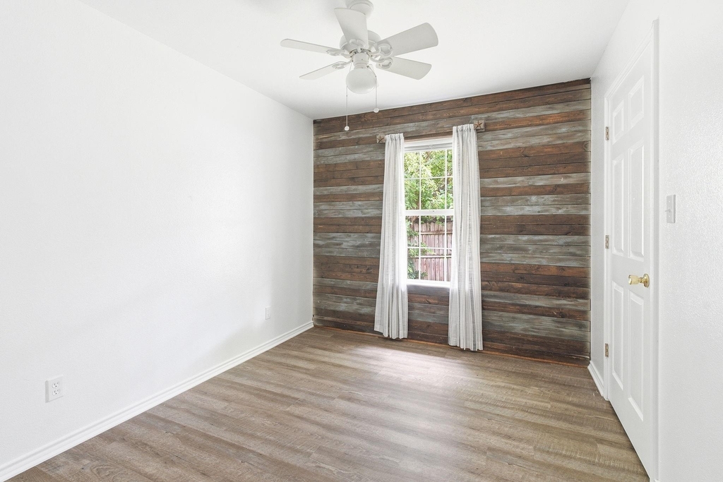 604 S Maxey Street - Photo 11