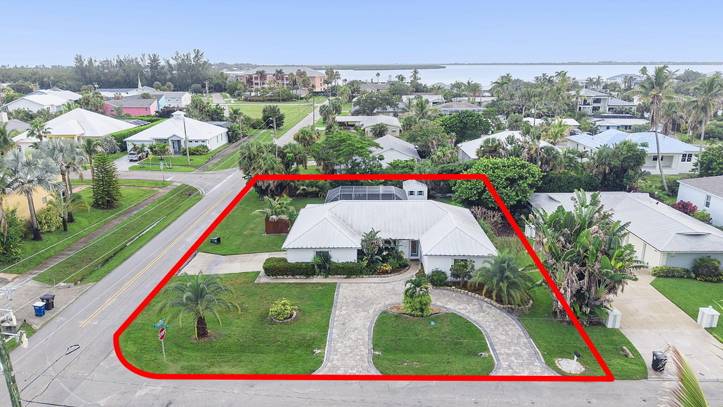 1577 Thumb Point Drive - Photo 2