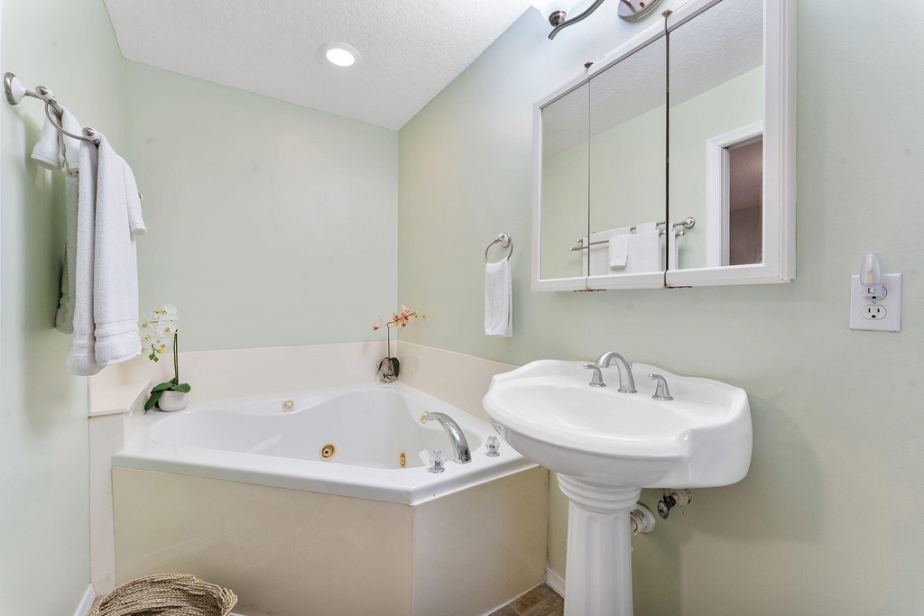 1577 Thumb Point Drive - Photo 24