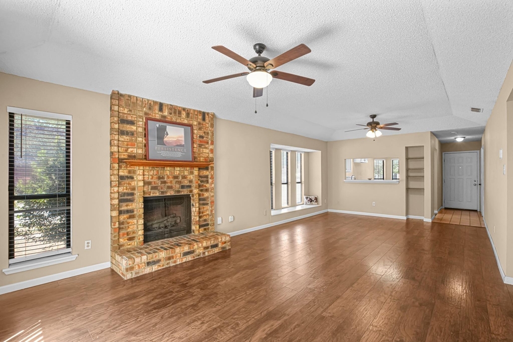 2134 Reverchon Drive - Photo 2