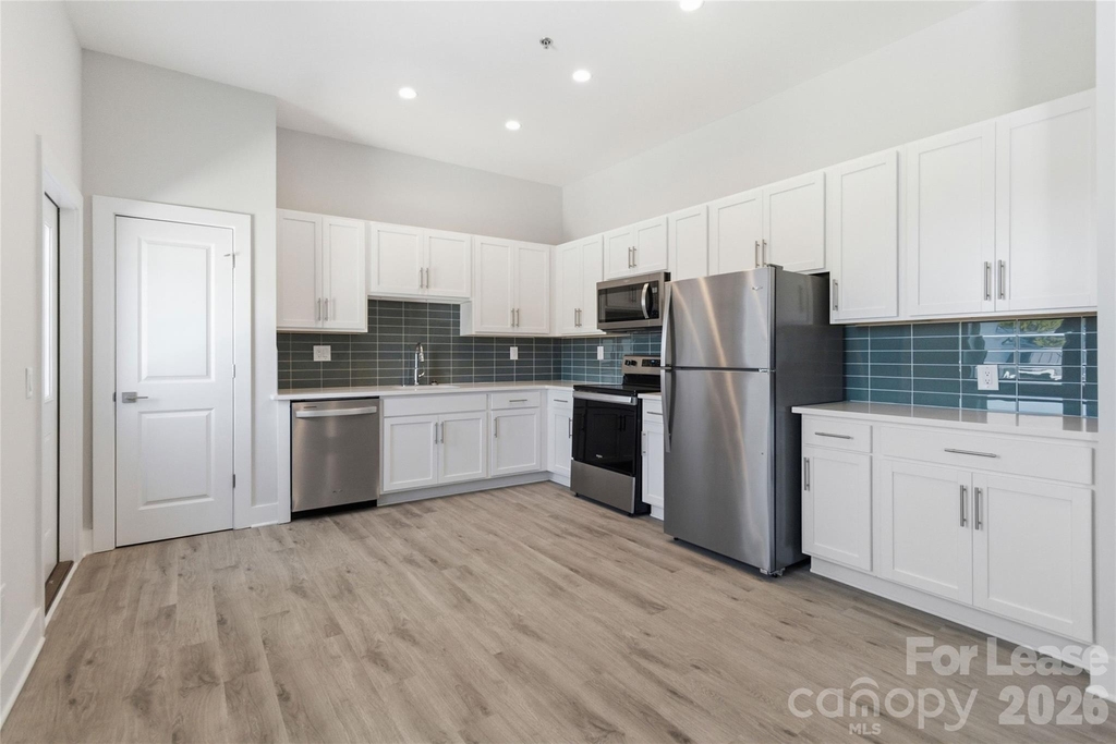 350 W Main Avenue - Photo 2