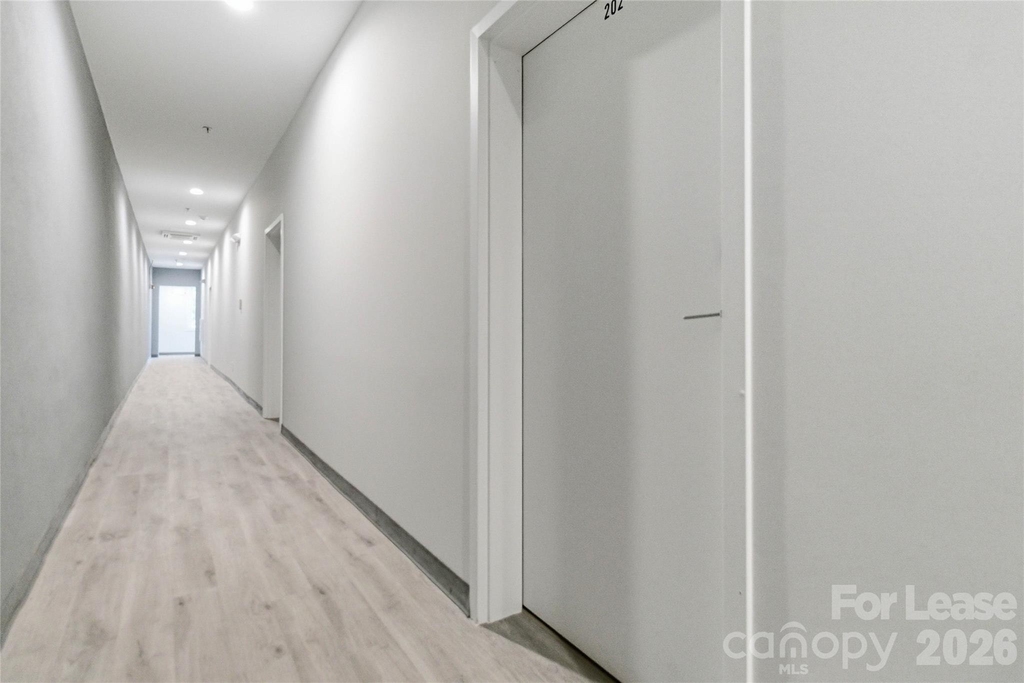 350 W Main Avenue - Photo 2