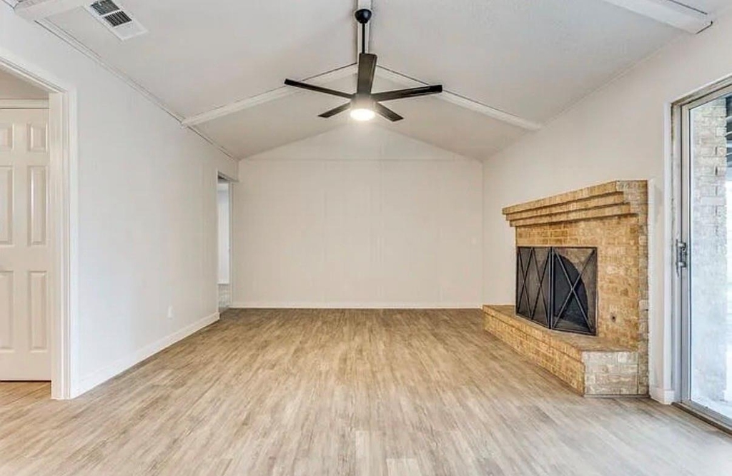 1606 Travis Street - Photo 6