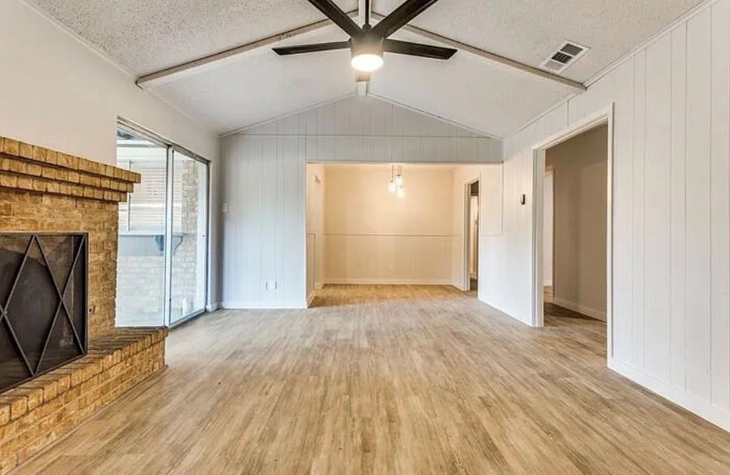 1606 Travis Street - Photo 8