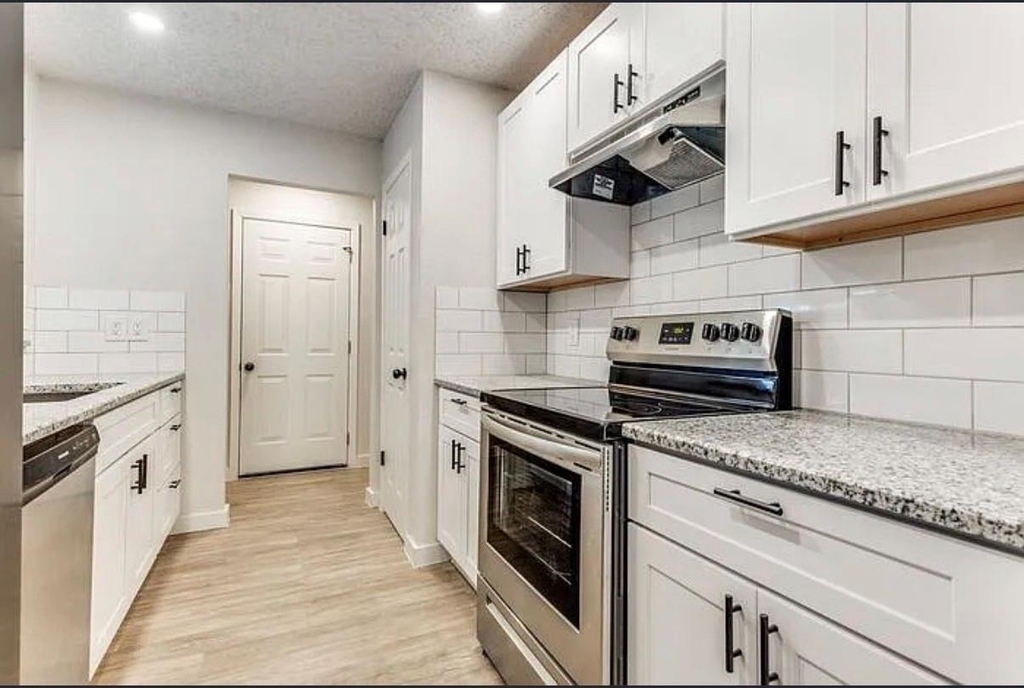 1606 Travis Street - Photo 10