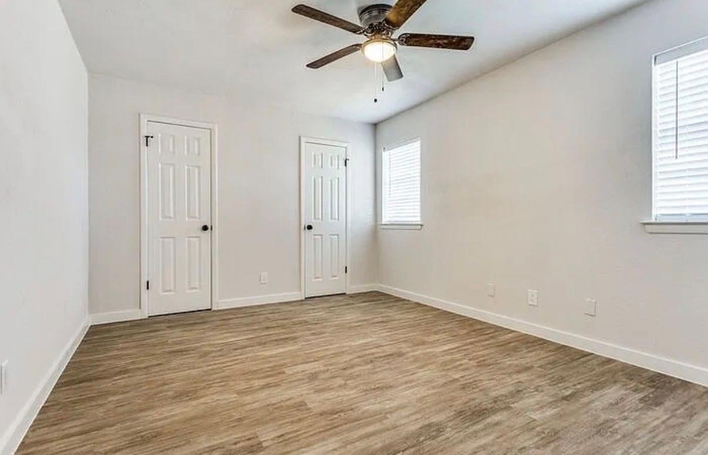 1606 Travis Street - Photo 18