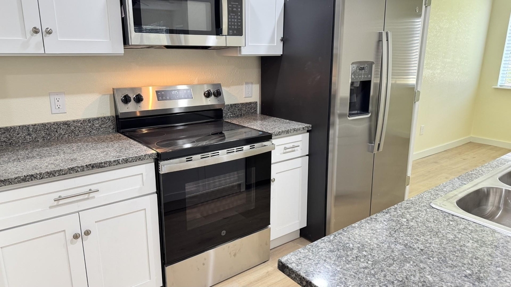 2309 Balsam Drive - Photo 2
