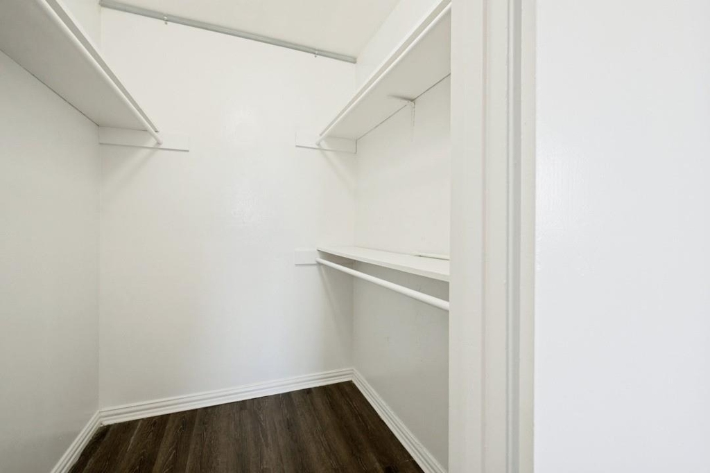 2701 Hemphill Street - Photo 2