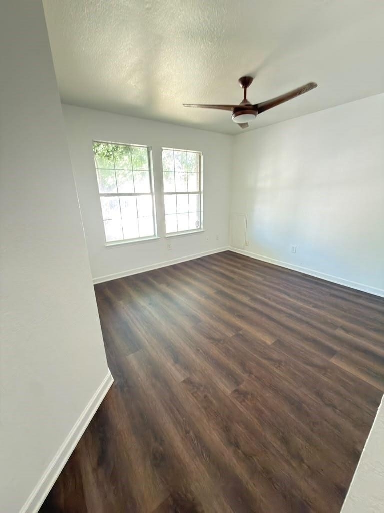 9409 Goldenview Drive - Photo 4