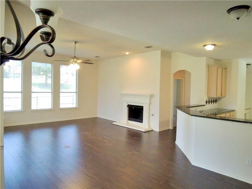 160 Fallkirk Drive - Photo 2
