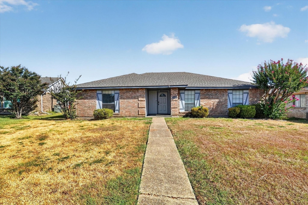 1029 Field Trail Drive - Photo 0