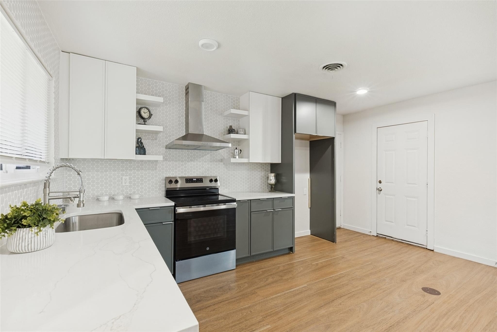 1215 Fordham Road - Photo 10