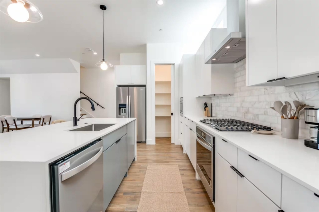 2915 Lucas Drive - Photo 2