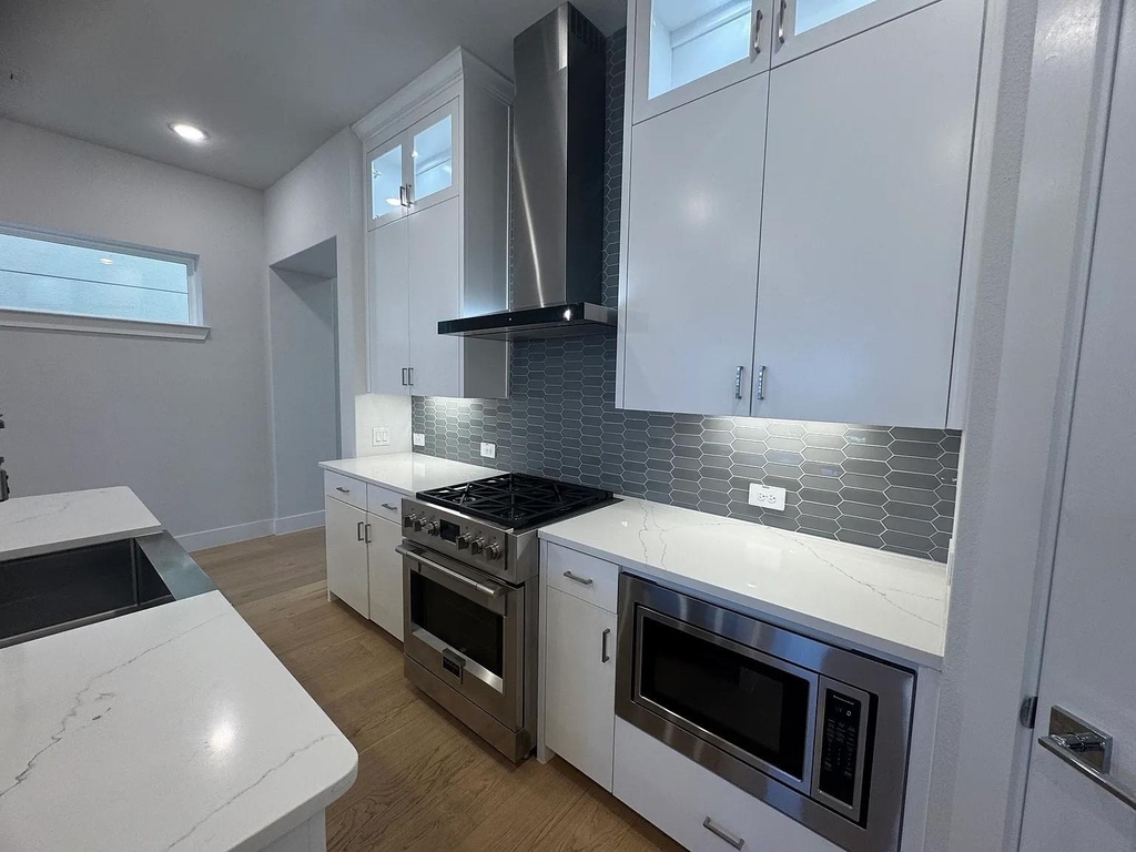 8207 Nunley Lane - Photo 2