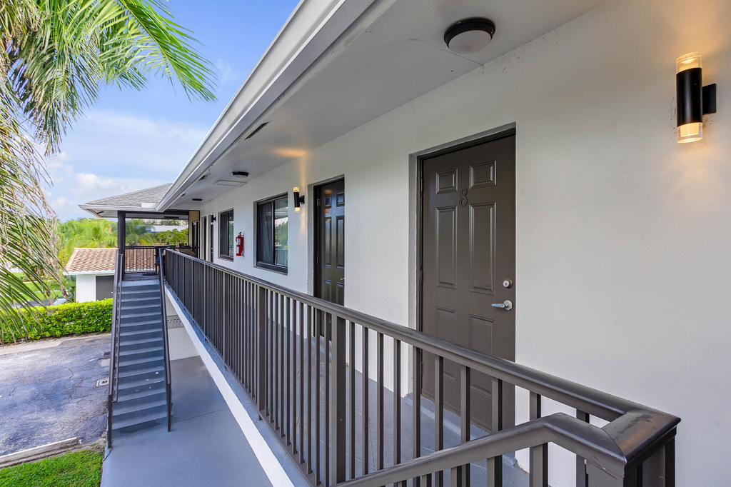 520 Ne 45th Street - Photo 1