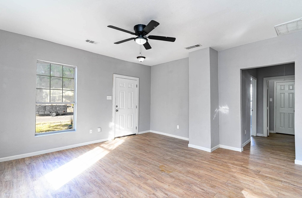 4509 Crozier Street - Photo 4