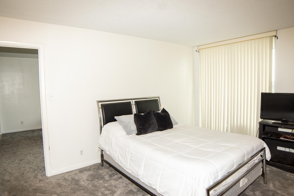 3301 Nw 47th Terrace - Photo 5