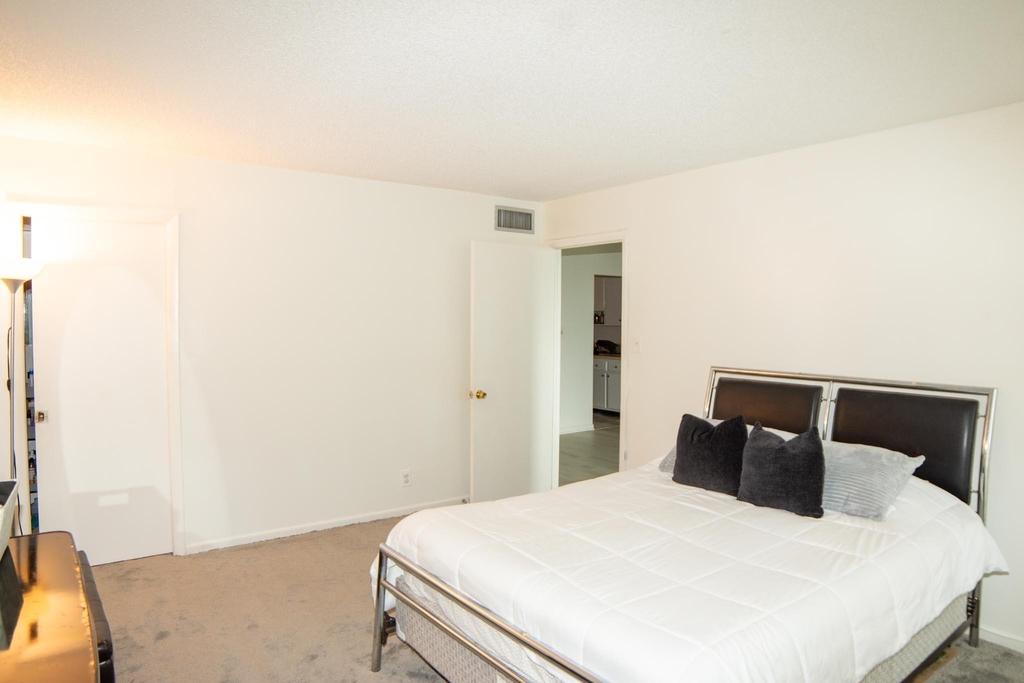 3301 Nw 47th Terrace - Photo 6