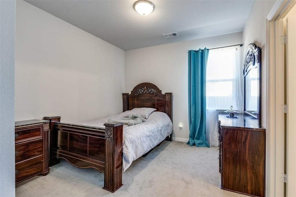 1285 Saffron Street - Photo 5