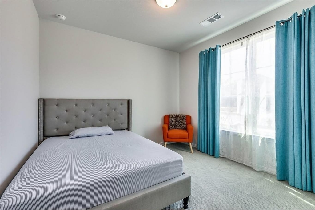 1285 Saffron Street - Photo 8