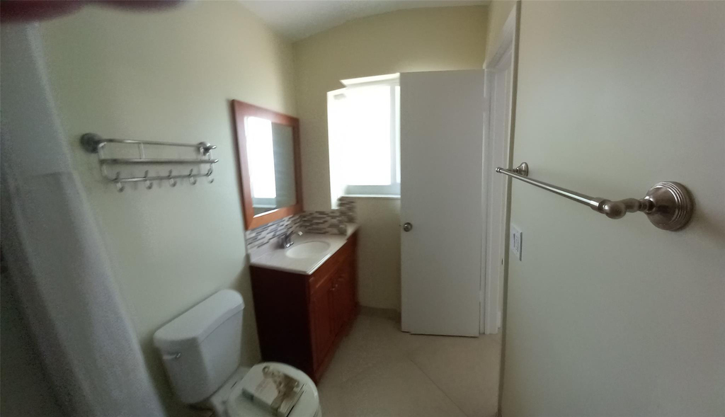 2100 Ne 38th Street - Photo 8