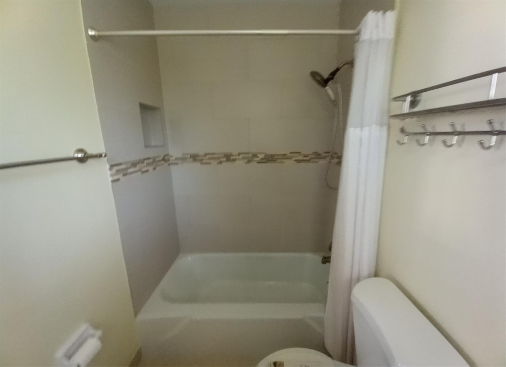 2100 Ne 38th Street - Photo 10