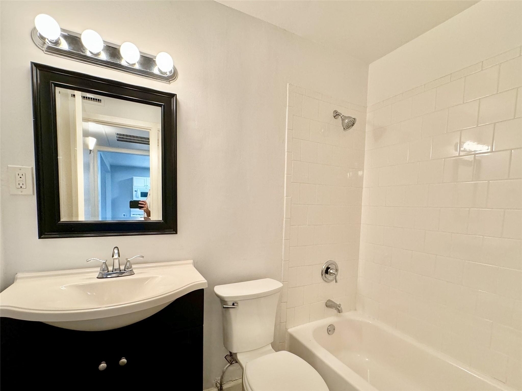 5722 Gaston Avenue - Photo 8