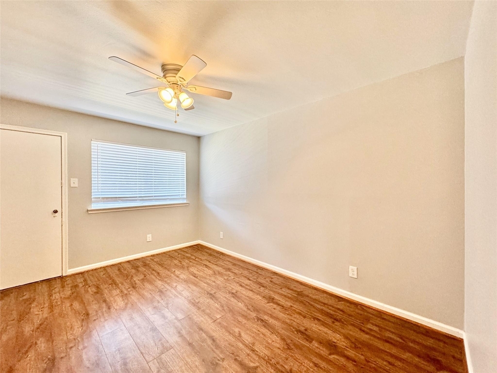 5722 Gaston Avenue - Photo 2