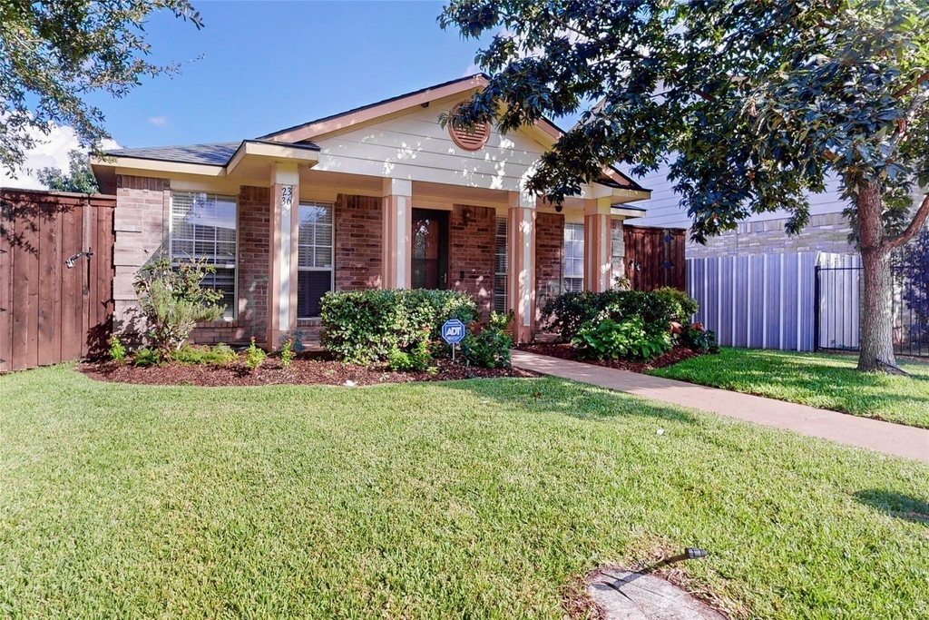 2336 Summit Lane - Photo 0