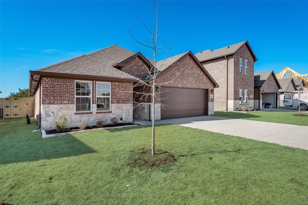 8102 Grant Lane - Photo 0