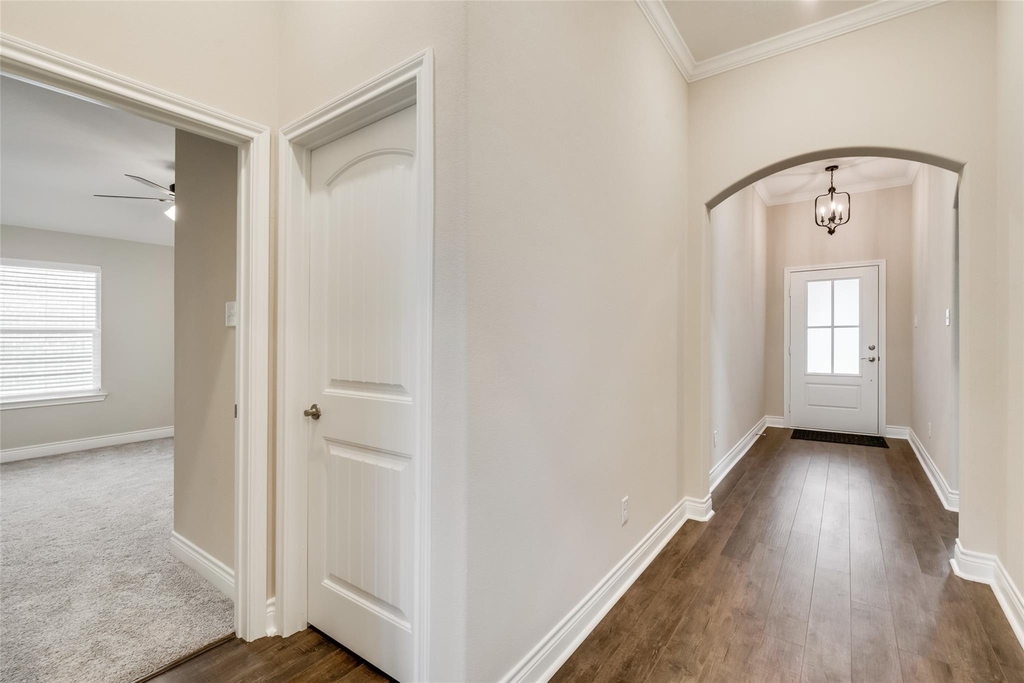 8102 Grant Lane - Photo 4