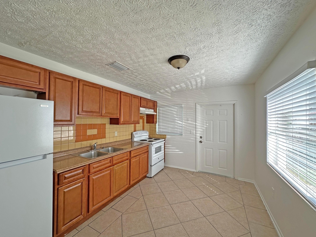 1107 N 21st Street - Photo 9